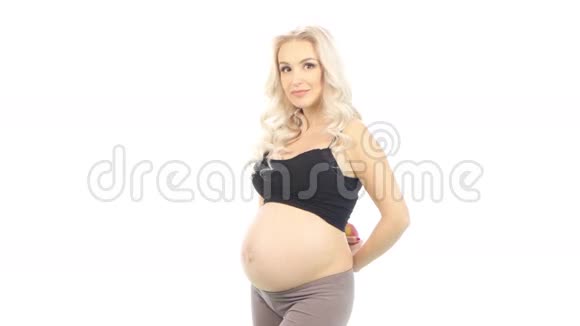 孕妇配苹果白色视频的预览图