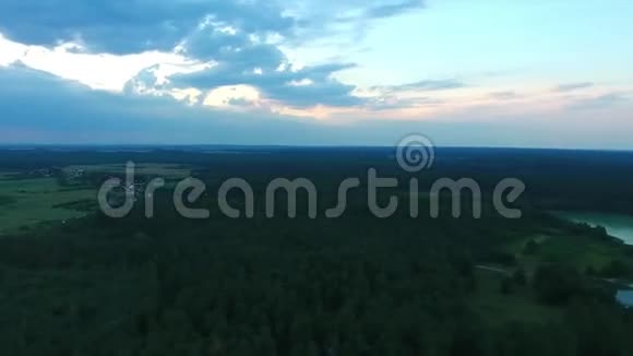 从天空看草无人驾驶视频的预览图