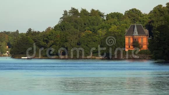 湖边的小房子斯德哥尔摩瑞典视频的预览图