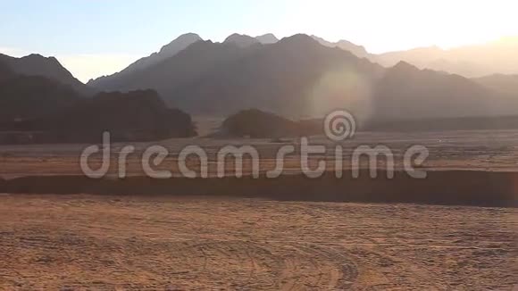 埃及沙漠中的山视频的预览图
