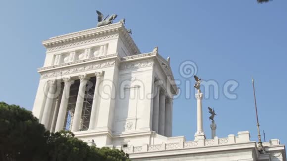 埃马纽埃尔二世纪念碑和意大利罗马的阿尔塔雷德拉帕特里亚视频的预览图