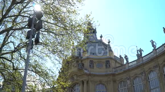 布达佩斯中心的古建筑视频的预览图