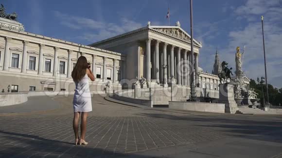 在欧洲旅行拍摄建筑视频的预览图