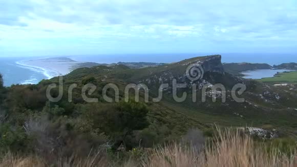 新西兰南岛黄金海岸塔斯曼湾视频的预览图