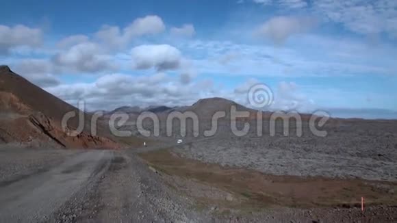 格陵兰山上的植被视频的预览图