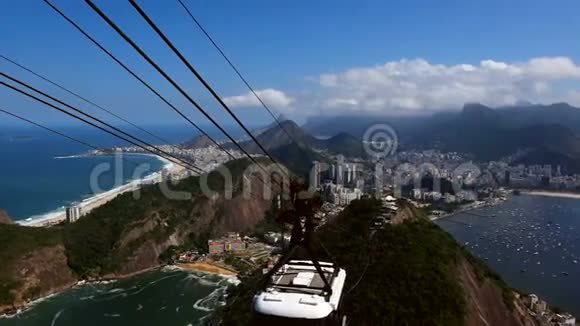 上山望着里约热内卢的索道视频的预览图