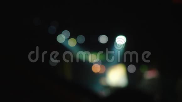 夜林中舞台灯光模糊格鲁辛斯基节视频的预览图
