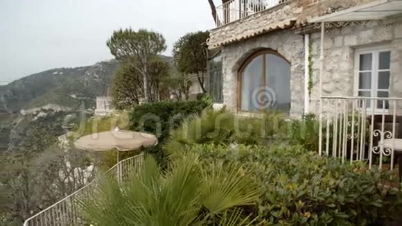 法国埃塞海边别墅的全景视频的预览图
