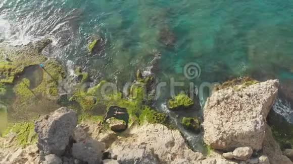 潘泰特加尔旺尼海滩巴厘岛印度尼西亚空中观景视频的预览图