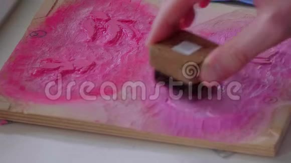日本纸艺术绘画和印刷书签视频的预览图