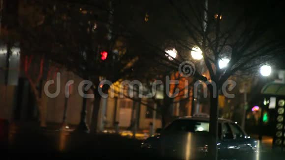 夜街的场景视频的预览图