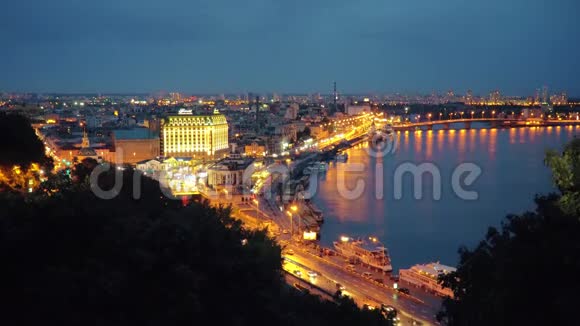 基辅之夜基辅市和第聂伯河中部视频的预览图