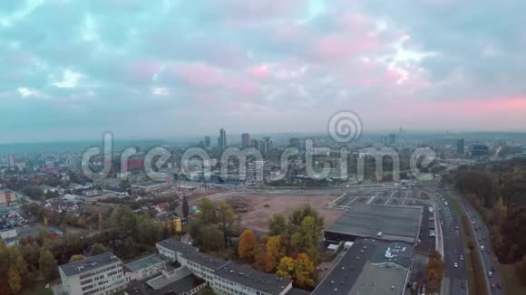 鸟瞰维尔纽斯城市景观视频的预览图