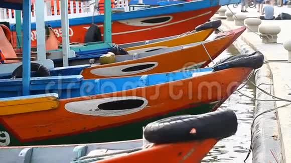 旅游越南城市海安传统木船视频的预览图