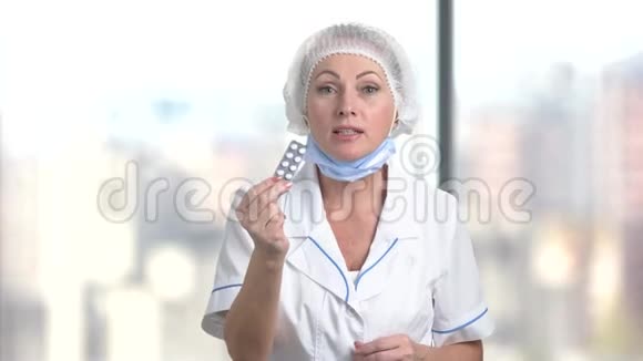 女医生护士开药视频的预览图