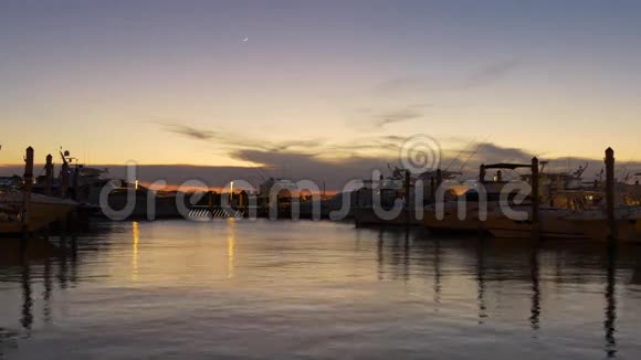 日落迈阿密私人游艇码头全景4k佛罗里达美国视频的预览图