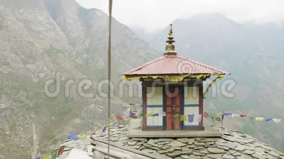 尼泊尔的高海拔修道院普罗克村马纳斯鲁电路跋涉视频的预览图