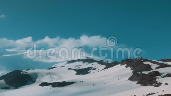 云飞过雪山峰视频的预览图