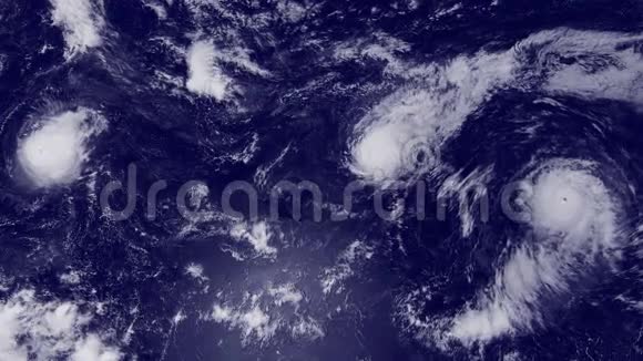 云层和飓风风暴覆盖海洋卫星视图视频的预览图