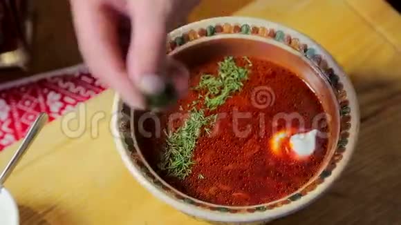 香芹菜根汤的细节乌克兰和俄罗斯传统食品视频的预览图