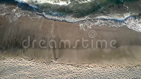 空中无人机的撞击波的镜头视频的预览图