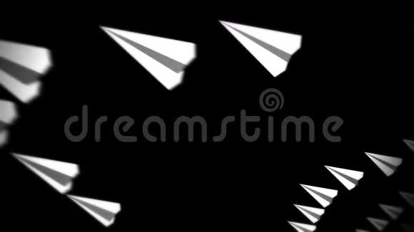 折纸飞机飞行黑色背景上流动白纸平面动画创新理念商业邮件手工制作的p视频的预览图