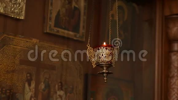 东正教教堂的铜像灯宗教观念视频的预览图
