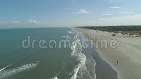 菲律宾吕宋岛上的宽阔海滩视频的预览图
