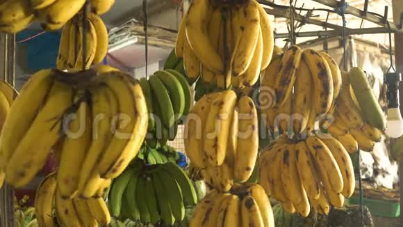 水果市场的香蕉视频的预览图
