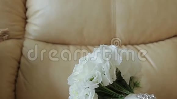 新娘白色花束视频的预览图