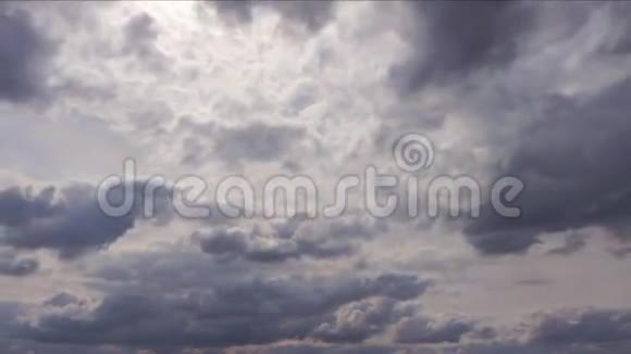 风暴云在时间流逝视频的预览图