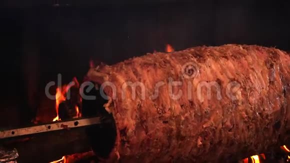 传统土耳其餐厅的唐纳肉视频的预览图