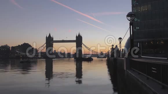时光流逝塔桥夜景视频的预览图