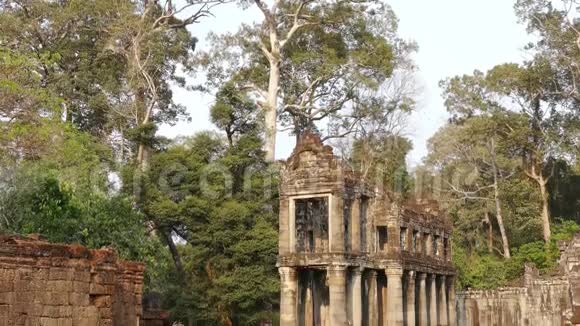倾斜柬埔寨吴哥窟日落4k视频的预览图