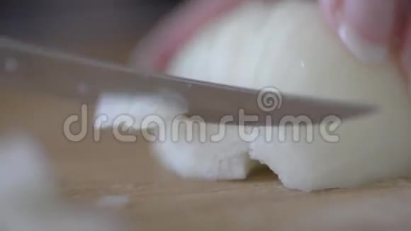 洋葱桌刀厨房视频的预览图