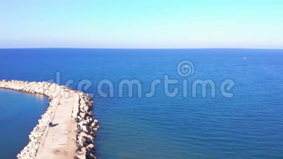 西西里岛平静大海的鸟瞰图视频的预览图