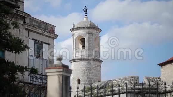 哈瓦那城市景观建筑物和塔楼视频的预览图