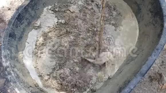 水泥搅拌机盘进行施工视频的预览图