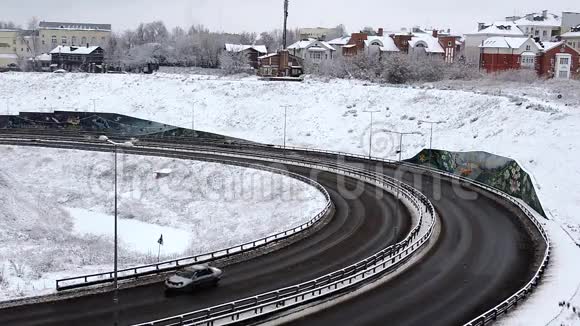 冬季降雪期间城市交通事故风险视频的预览图