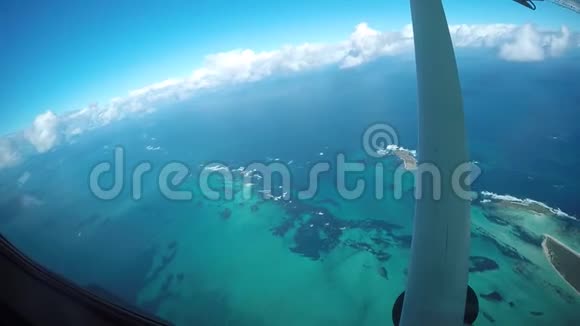 飞越天堂澳大利亚蓝水航空景观视频的预览图