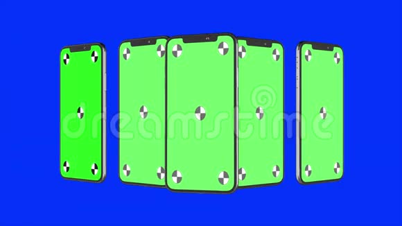 五个智能手机打开蓝色背景易于定制的绿色屏幕计算机生成的图像视频的预览图