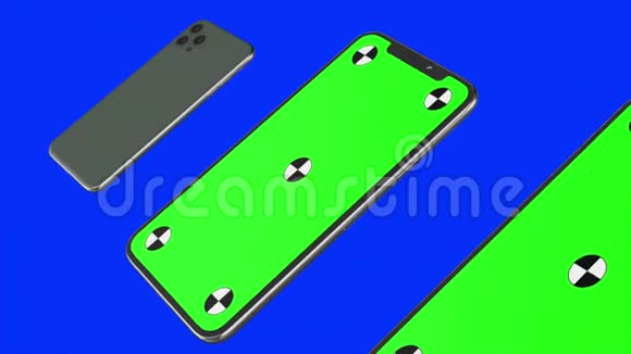 三个智能手机打开蓝色背景易于定制的绿色屏幕计算机生成的图像视频的预览图