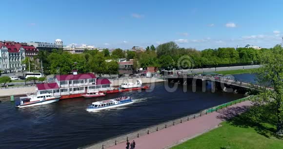 俄罗斯圣彼得堡2017年6月4日米廷斯卡亚堤和克隆维克斯基海峡的景观视频的预览图