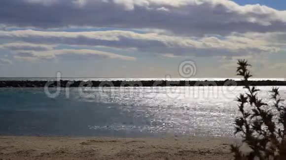 地中海海滩拍摄于法国奥西塔尼亚的时代视频的预览图