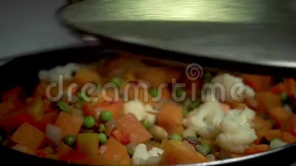 烹饪理念食物厨房蔬菜膳食绿色晚餐有机健康视频的预览图