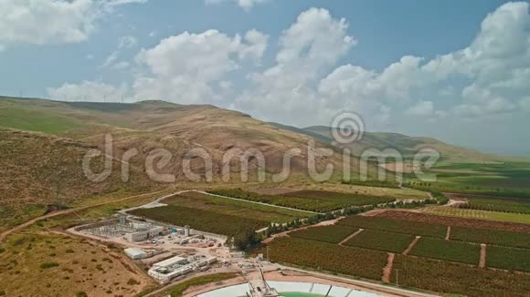 以色列北部一个大型水库的空中镜头视频的预览图