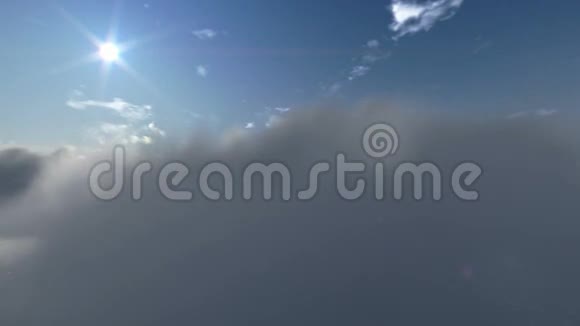 在云层和海洋之上飞行视频的预览图