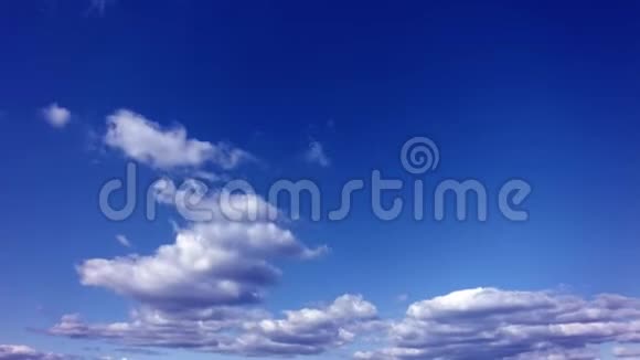 蓝天上的浮云视频的预览图