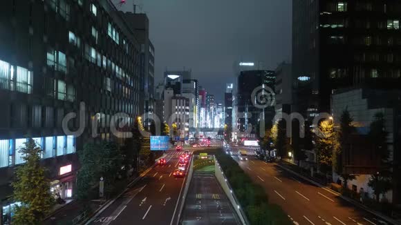 东京街景和夜间城市交通视频的预览图