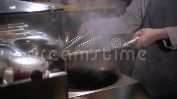 厨子厨子食用油视频的预览图
